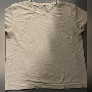 Lululemon Women's off white Short Sleeve Tshirt Top size Small